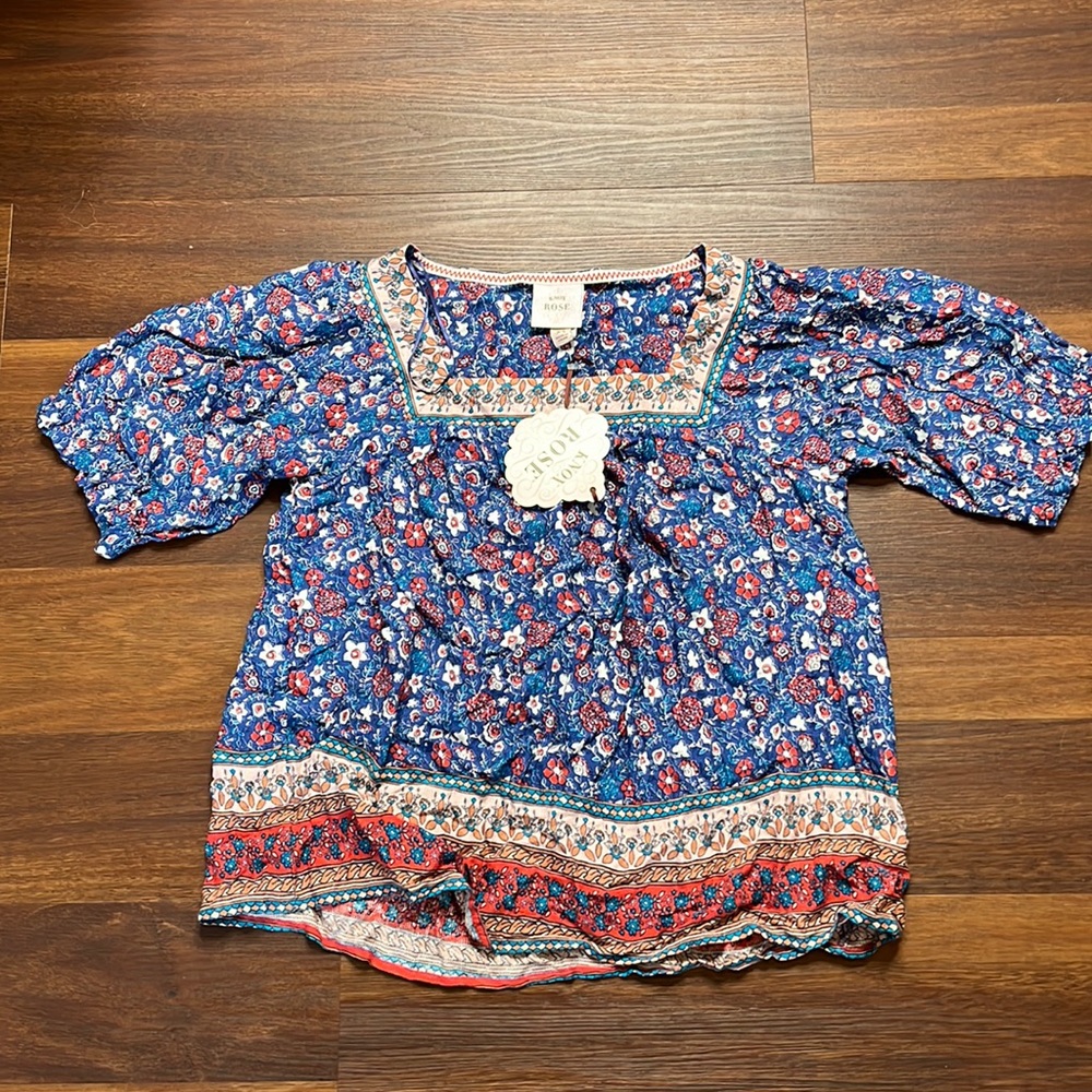 Knox rose, womens short sleeve shirt, XS blue floral, new with tags